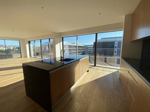 Cobertura T4 Exclusiva em Matosinhos Sul – Pronta a Habitar - 5 min da Praia de Matosinhos