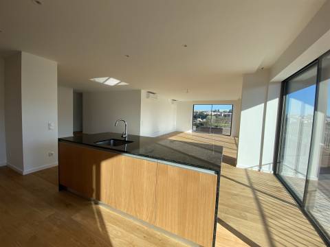 Cobertura T4 Exclusiva em Matosinhos Sul – Pronta a Habitar - 5 min da Praia de Matosinhos