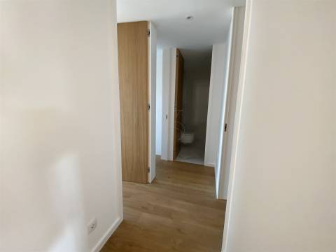 Cobertura T4 Exclusiva em Matosinhos Sul – Pronta a Habitar - 5 min da Praia de Matosinhos