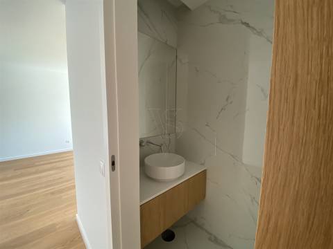 Cobertura T4 Exclusiva em Matosinhos Sul – Pronta a Habitar - 5 min da Praia de Matosinhos