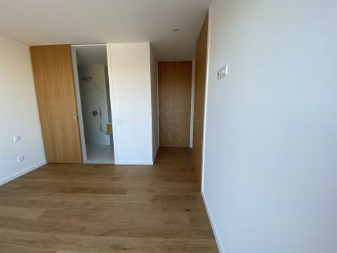 Cobertura T4 Exclusiva em Matosinhos Sul – Pronta a Habitar - 5 min da Praia de Matosinhos