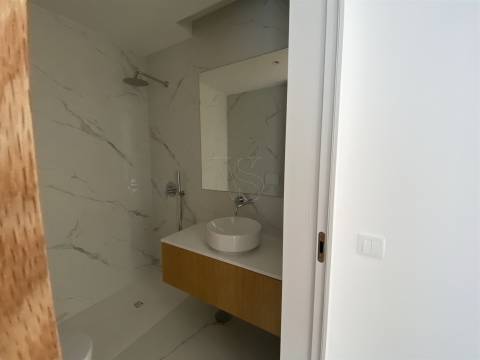 Cobertura T4 Exclusiva em Matosinhos Sul – Pronta a Habitar - 5 min da Praia de Matosinhos