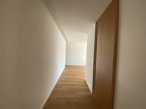 Cobertura T4 Exclusiva em Matosinhos Sul – Pronta a Habitar - 5 min da Praia de Matosinhos