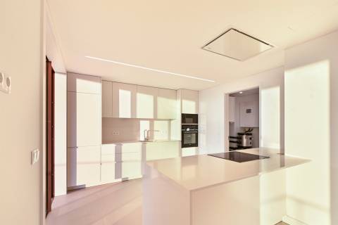 T4 Penthouse, Resort Quinta Marques Gomes, vistas Rio Douro, Porto e Mar.