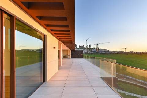 T4 Penthouse, Resort Quinta Marques Gomes, vistas Rio Douro, Porto e Mar.