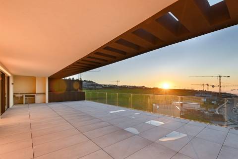 T4 Penthouse, Resort Quinta Marques Gomes, vistas Rio Douro, Porto e Mar.