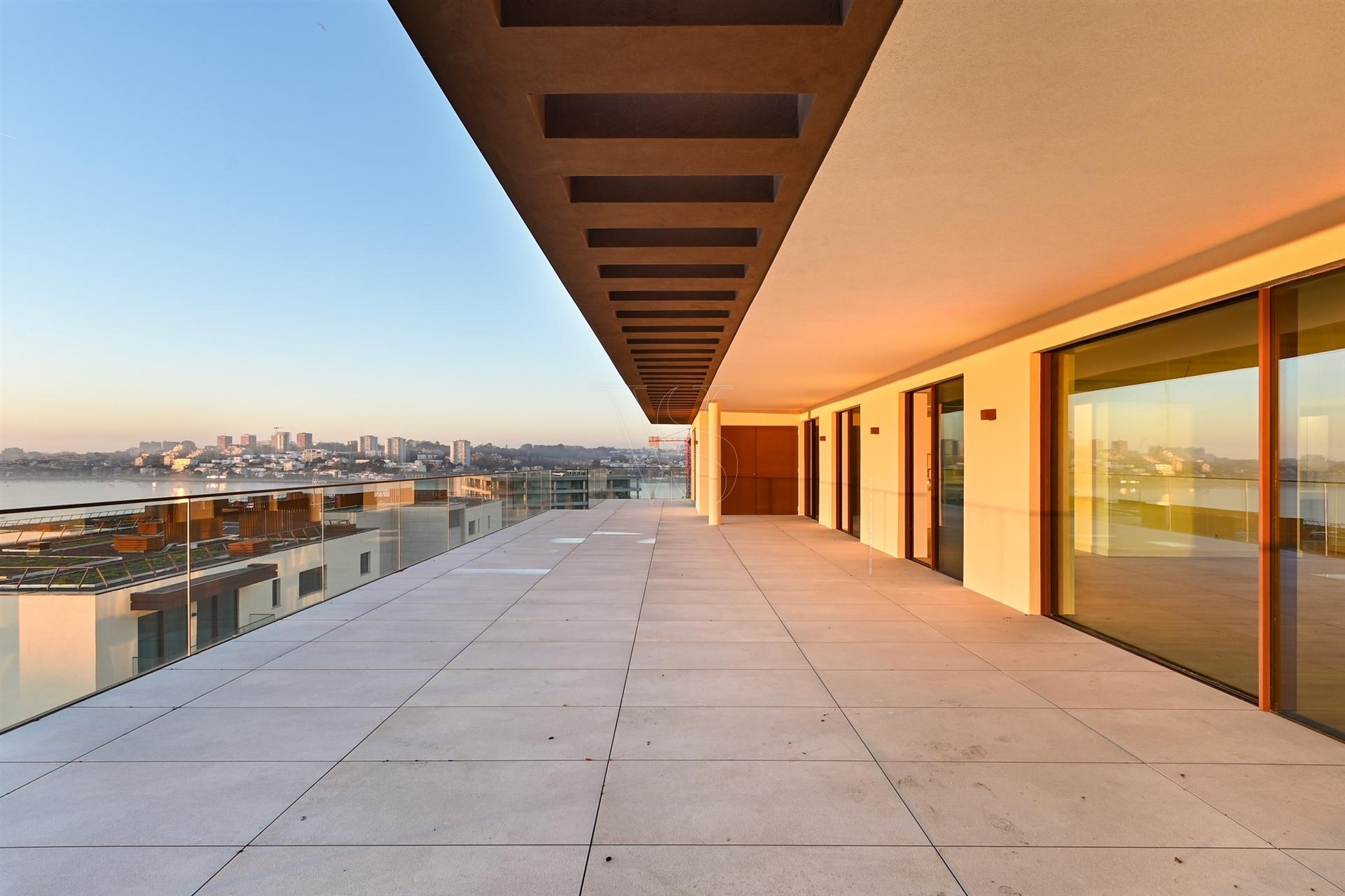 T4 Penthouse, Resort Quinta Marques Gomes, vistas Rio Douro, Porto e Mar.