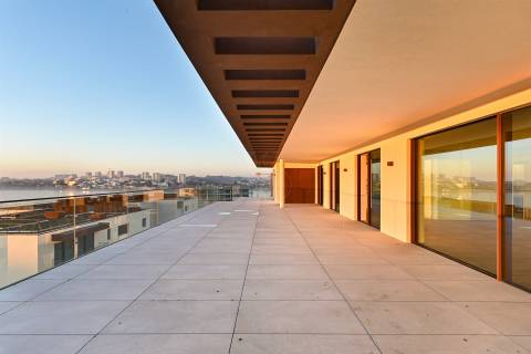 T4 Penthouse, Resort Quinta Marques Gomes, vistas Rio Douro, Porto e Mar.