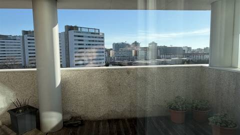 Penthouse Luxo c/ Vista Deslumbrante sobre o Porto, apenas a 10´walking distance da Av.da Boavista.