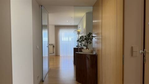 Penthouse Luxo c/ Vista Deslumbrante sobre o Porto, apenas a 10´walking distance da Av.da Boavista.