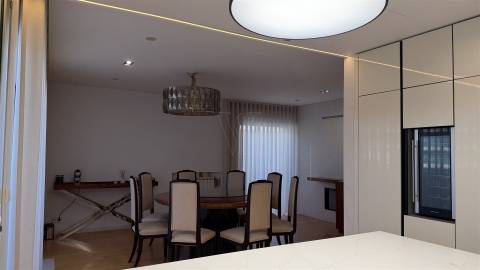 Penthouse Luxo c/ Vista Deslumbrante sobre o Porto, apenas a 10´walking distance da Av.da Boavista.