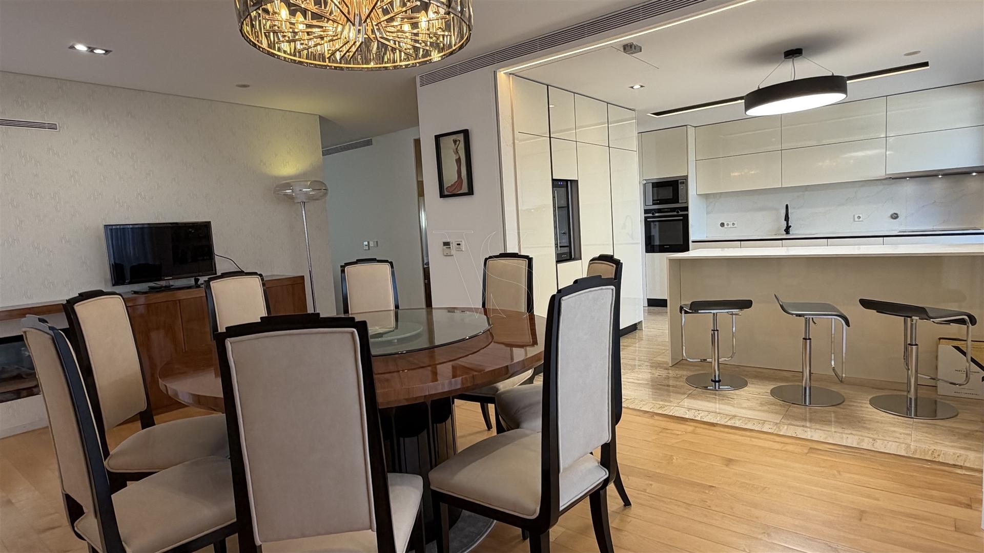 Penthouse Luxo c/ Vista Deslumbrante sobre o Porto, apenas a 10´walking distance da Av.da Boavista.