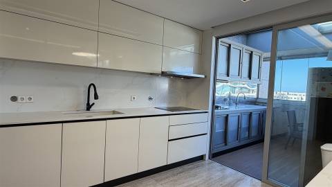 Penthouse Luxo c/ Vista Deslumbrante sobre o Porto, apenas a 10´walking distance da Av.da Boavista.