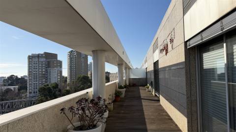 Penthouse Luxo c/ Vista Deslumbrante sobre o Porto, apenas a 10´walking distance da Av.da Boavista.