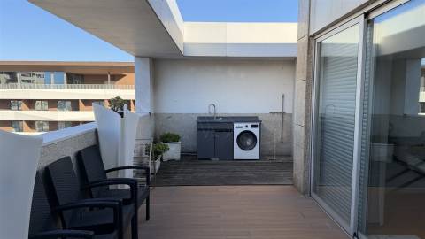 Penthouse Luxo c/ Vista Deslumbrante sobre o Porto, apenas a 10´walking distance da Av.da Boavista.