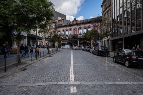 Oportunidade Única: Loja com Dois Pisos na Baixa do Porto-Junto ao Mercado do Bolhão