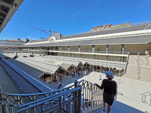 Oportunidade Única: Loja com Dois Pisos na Baixa do Porto-Junto ao Mercado do Bolhão