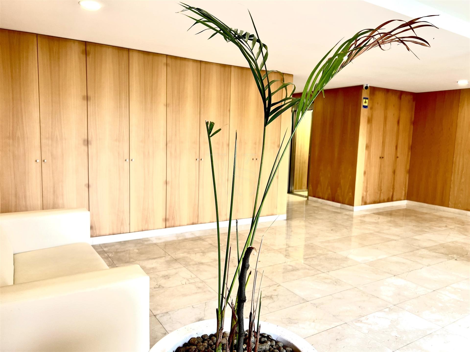 O Horizonte à Sua Porta: Cobertura T4 de Luxo - Matosinhos Sul