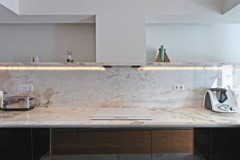 T4 em 1ª Linha de Rio com Vista sobre a Cidade do Porto e Varanda c/ 20 m2.