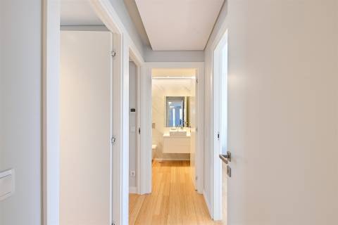 Penthouse Única no Porto com Terraço Panorâmico, Jacuzzi e Vistas Deslumbrantes.