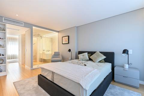 Penthouse Única no Porto com Terraço Panorâmico, Jacuzzi e Vistas Deslumbrantes.