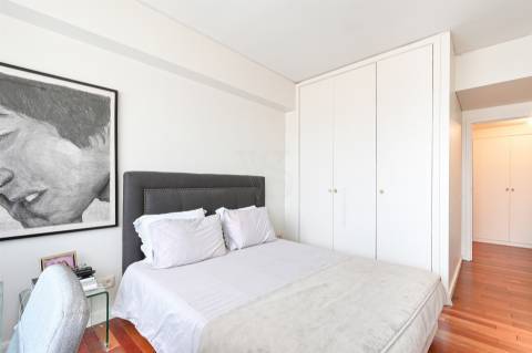 T3+1 com Vista Mar e Rio  - 750 mt da Praia - Foz do Douro