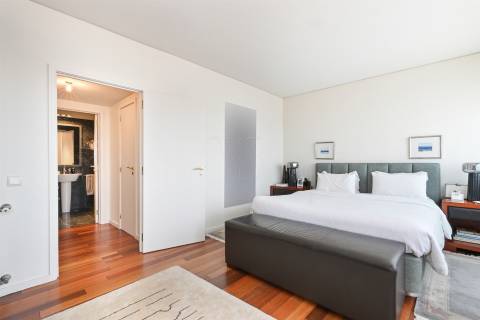 T3+1 com Vista Mar e Rio  - 750 mt da Praia - Foz do Douro