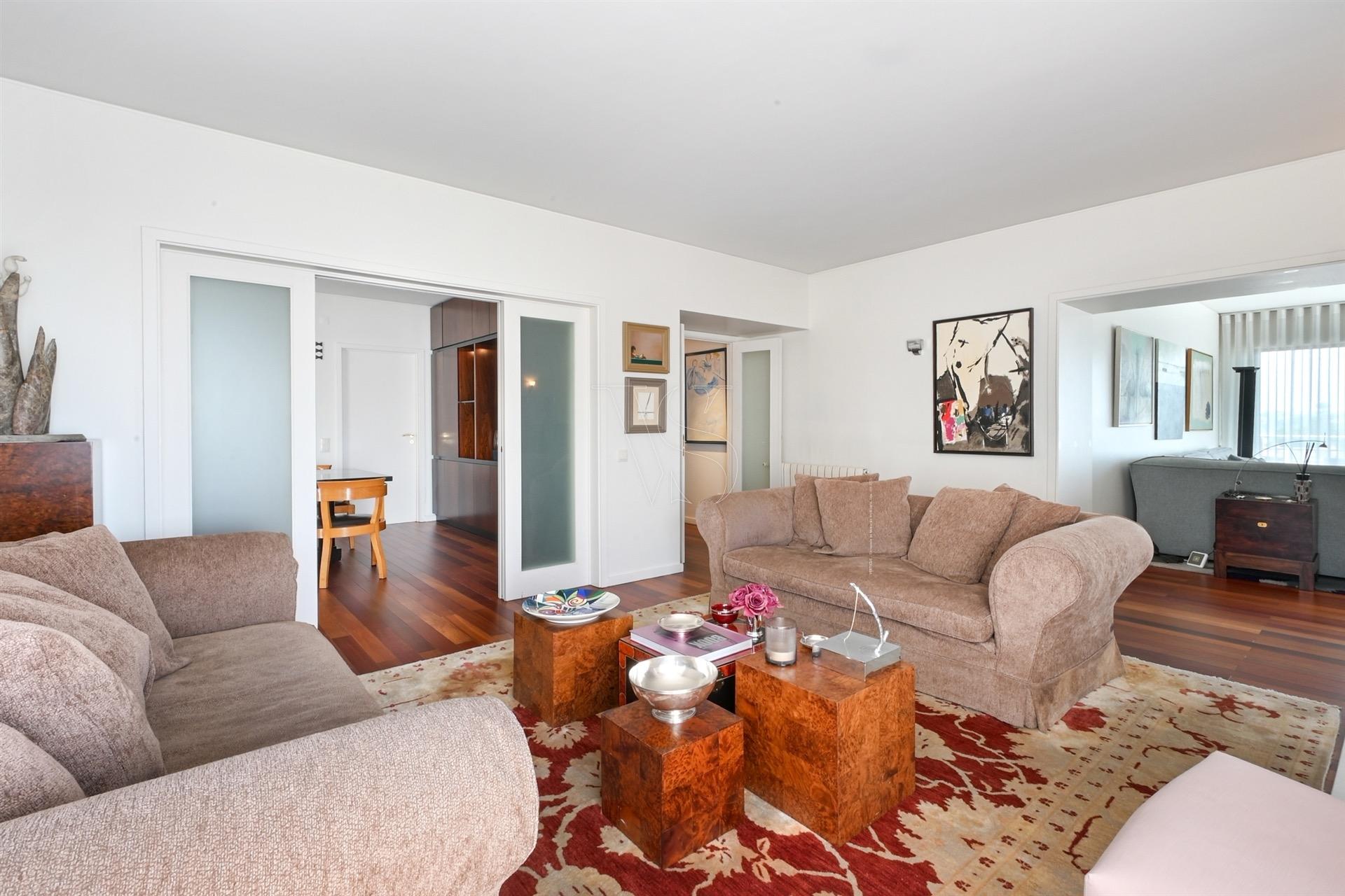 T3+1 com Vista Mar e Rio  - 750 mt da Praia - Foz do Douro