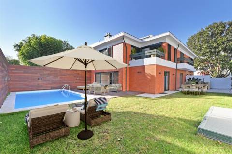 Moradia T5 de Luxo com Piscina na Zona Mais Exclusiva do Porto-Cristo Rei