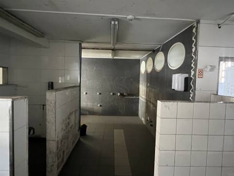 UMA LOJA PENSADA PARA MARCAS COM AMBIÇÃO - 377 m² - PORTO