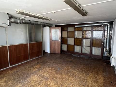 UMA LOJA PENSADA PARA MARCAS COM AMBIÇÃO - 377 m² - PORTO
