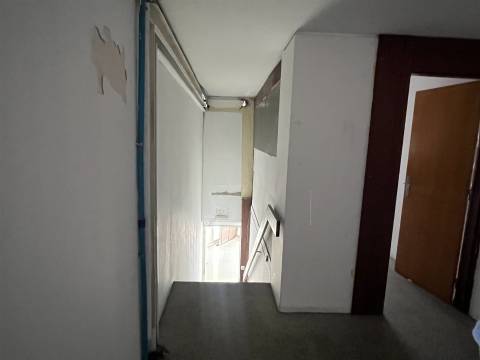 UMA LOJA PENSADA PARA MARCAS COM AMBIÇÃO - 377 m² - PORTO