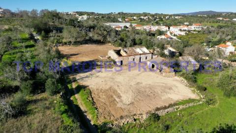 Terreno  com Ruína com projecto de Construção