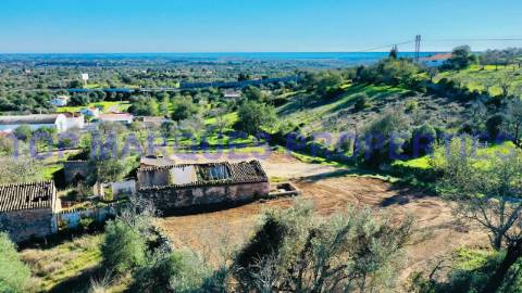 Terreno  com Ruína com projecto de Construção
