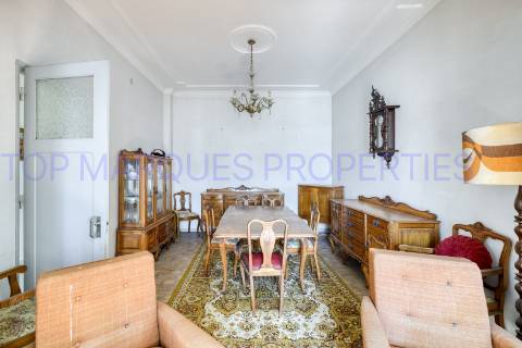 Moradia de dois andares com 3 frações independentes, situada no coração da zona histórica