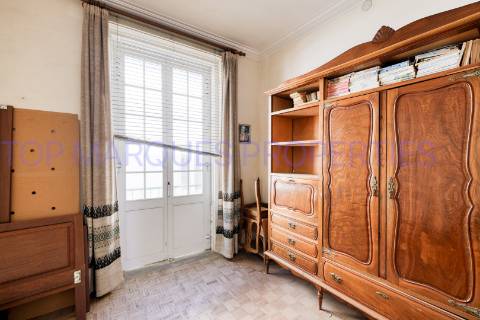 Moradia de dois andares com 3 frações independentes, situada no coração da zona histórica