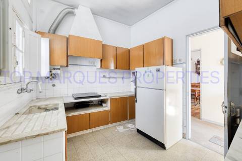 Moradia de dois andares com 3 frações independentes, situada no coração da zona histórica