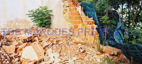 Terreno com Ruína com projecto de Construção