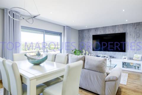 Apartamento com vista de Montanhas e Mar