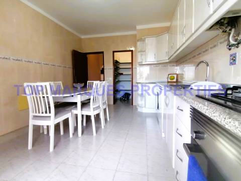 Apartamento T3 Arrendamento em Olhão,Olhão