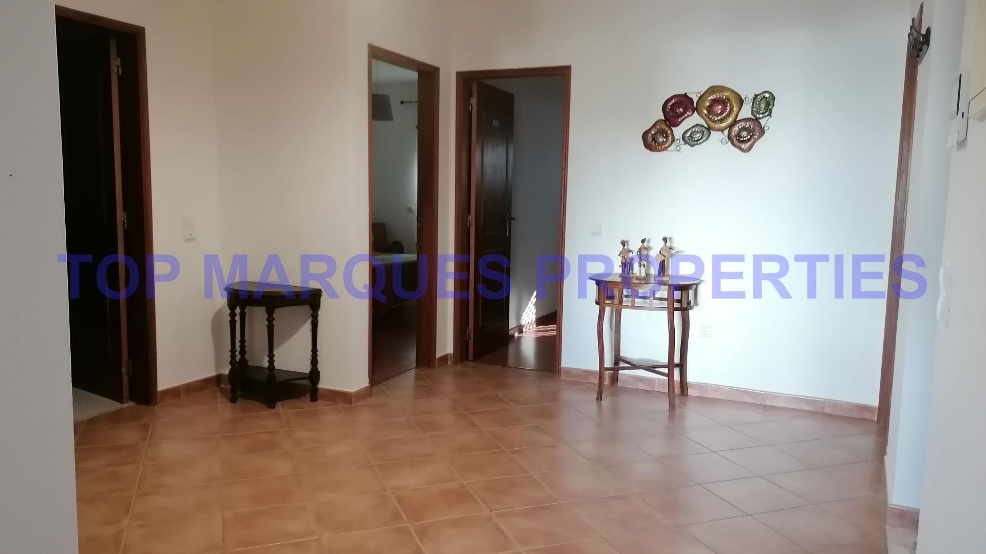 Apartamento T3 Arrendamento em Quelfes,Olhão