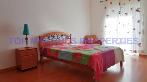 Apartamento T3 Arrendamento em Quelfes,Olhão