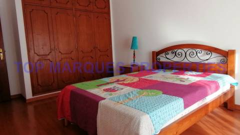 Apartamento T3 Arrendamento em Quelfes,Olhão