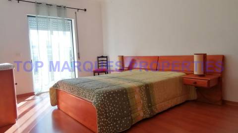 Apartamento T3 Arrendamento em Quelfes,Olhão