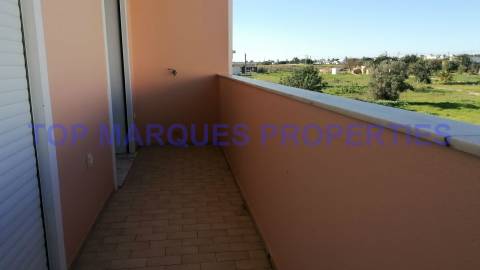 Apartamento T3 Arrendamento em Quelfes,Olhão