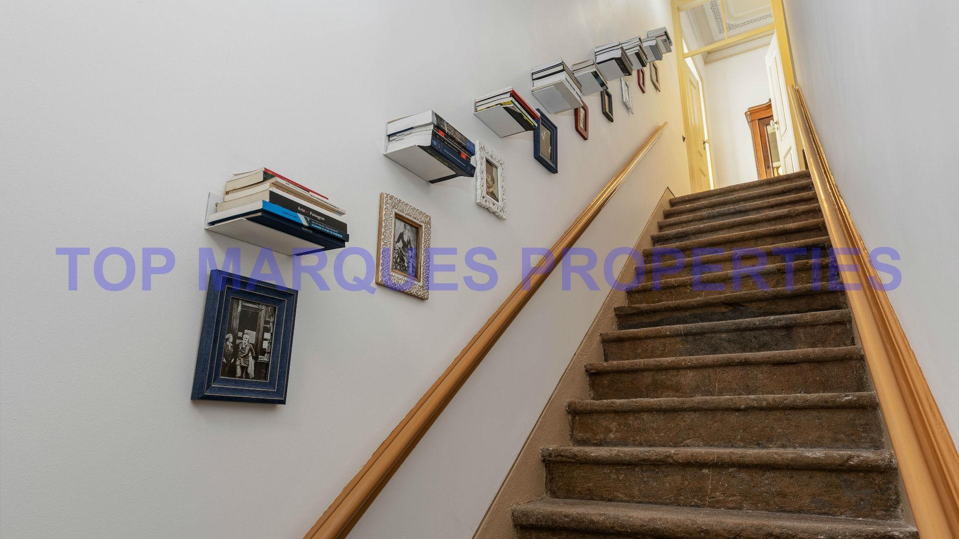 Moradia na baixa com vista mar