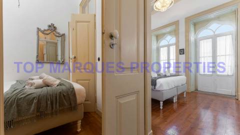 Moradia na baixa com vista mar