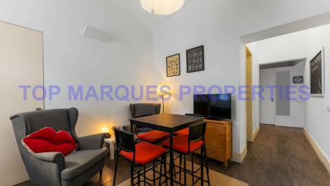 Moradia na baixa com vista mar