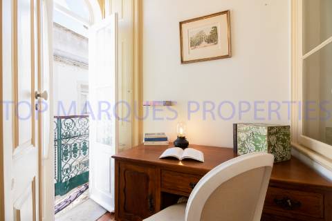 Moradia na baixa com vista mar