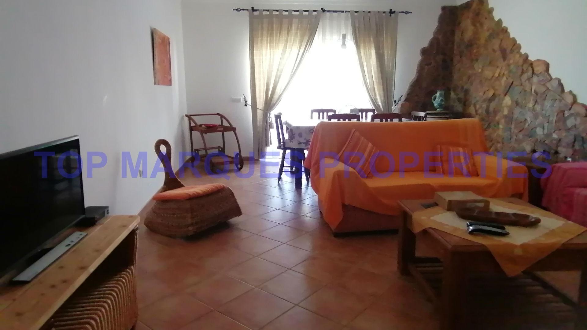 Apartamento T3 Arrendamento em Quelfes,Olhão
